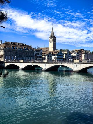 湖と山の風景、チューリッヒ