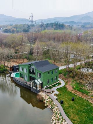 ที่พักแบบ B&B Du Niao Forest Lakeside ซ่อนตัวอยู่ริมทะเลสาบเทียนมู่ จุดชมวิวนกที่ยอดเยี่ยม