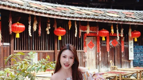 Skip Wuyuan! Head to Yongding Chuxi Tulou this Mid-Autumn Festival for the stunning "Shaiqiu" harvest display — traveler post in Longyan