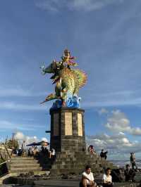 Why statue on the beaches are the best things