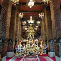 สืบสารสงกรานต์วิถีไทย ณ วัดปทุมวนาราม