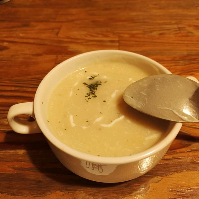 高雄Q比kitchen 焗烤披薩都超級好吃 再訪幾次都不膩