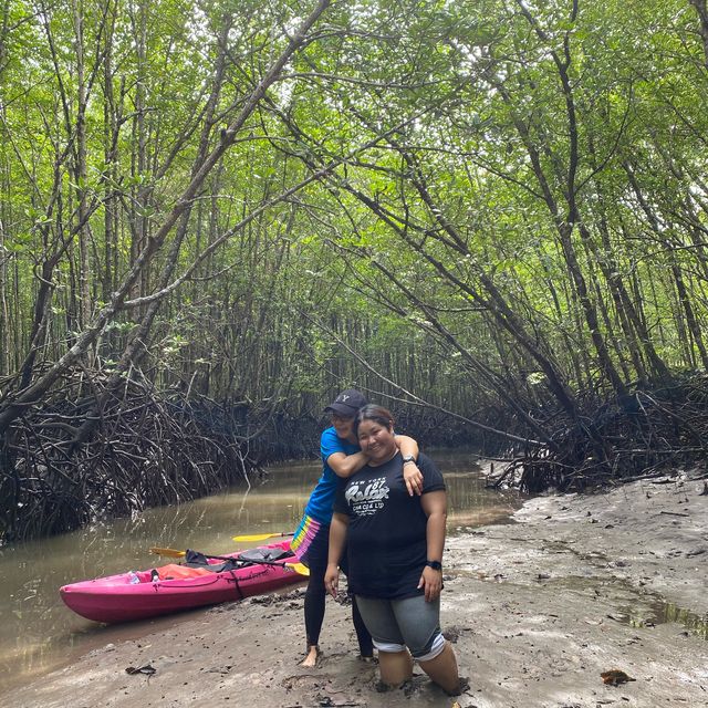 ลุยโคลน พายเรือ บุกป่า ณ ท่าเลน #เลอะ+เละ