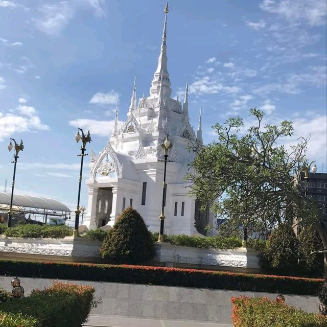 ศาลหลักเมืองสุราษฎร์ สิ่งศักดิ์สิทธิ์คู่เมือง
