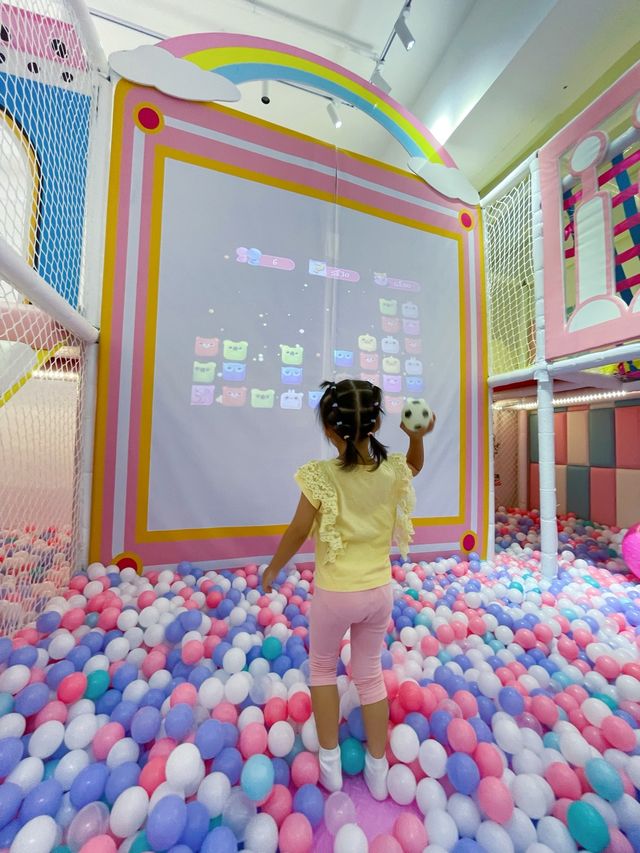 港島區彩虹遊戲室🌈
