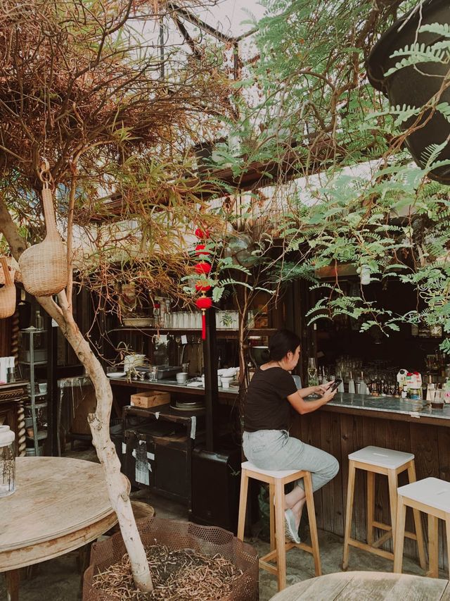 ย้อนเวลาไปคาเฟ่ ณ Wallflowers Cafe