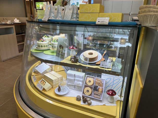北海道・札幌。『きのとや 大通公園店 / KINOTOYA cafe』でパフェを楽しむ