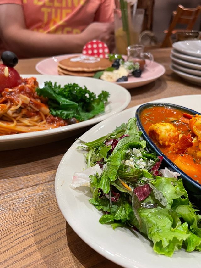 Disney Harvest Market🙈人氣迪士尼餐廳🍴特設主題房間👍🏻精緻打卡食物