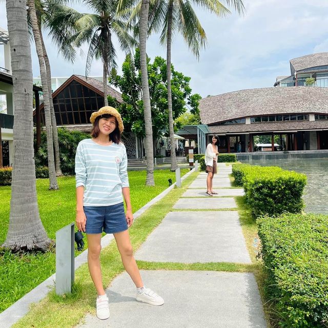 พักผ่อนติดริมทะเลที่ Veranda Resort 