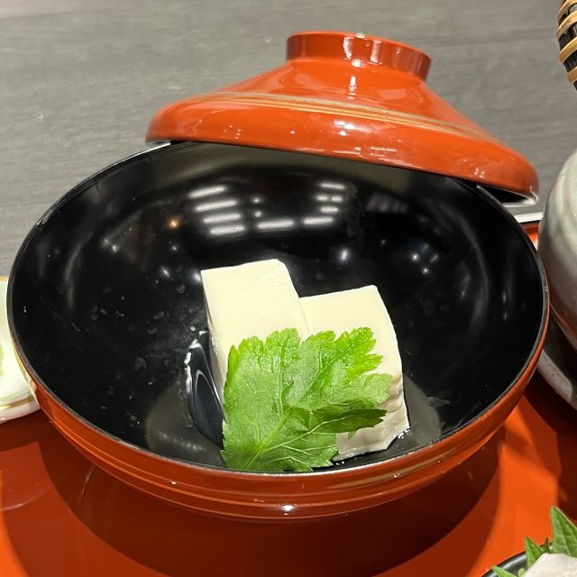 【京都・祇園四条】8種のおちょこ丼ランチが味わえる「祇園かんかんでり麗」