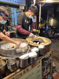 Be spoilt for choice at Shilin Night Market