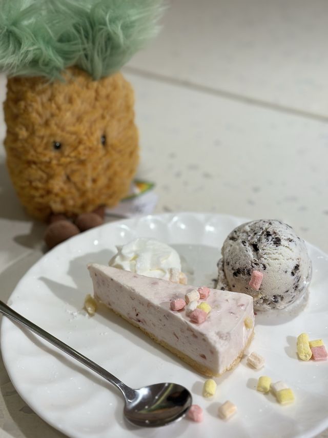 一家大細開心嘅喵喵cafe-「😺URBAN cafe」