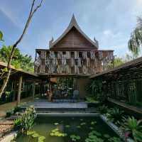 ศยามะ อยุธยา • คาเฟ่บ้านทรงไทย ติดริมแม่น้ำ  