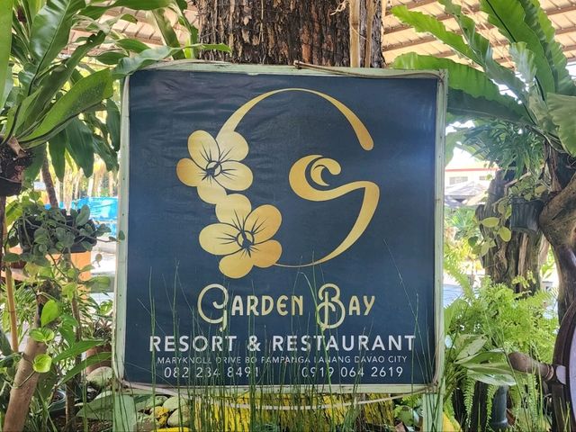 블랙퍼스트는 역쉬 "Garden bay"