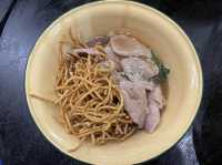 ร้านราดหน้าหมูนุ่ม ที่ไม่ได้มีเมนูเด็ดแค่ราดหน้า