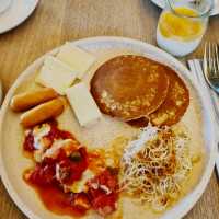Brekkie at Sol & Ora in Outpost Hotel