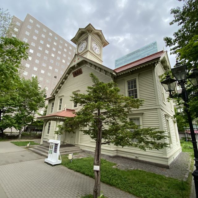 北海道「札幌市時計台」はクラーク博士縁の観光スポット