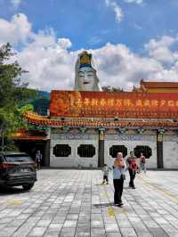 Spectacular Hilltop Buddist temple in Penang