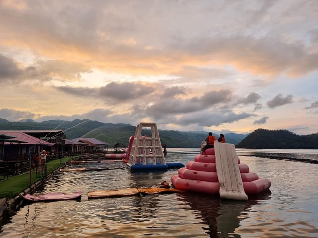 Sweet Home Floating House 