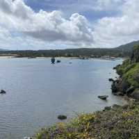 沖縄本島「万座毛」芝生の野原が万座毛、海の景勝地が像の鼻