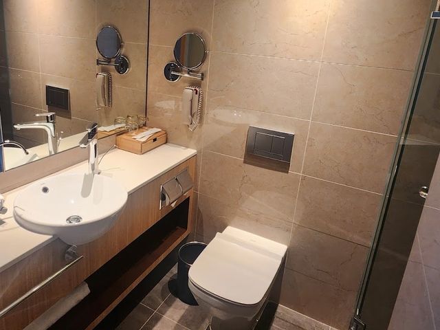 Momentus Hotel Alexandra