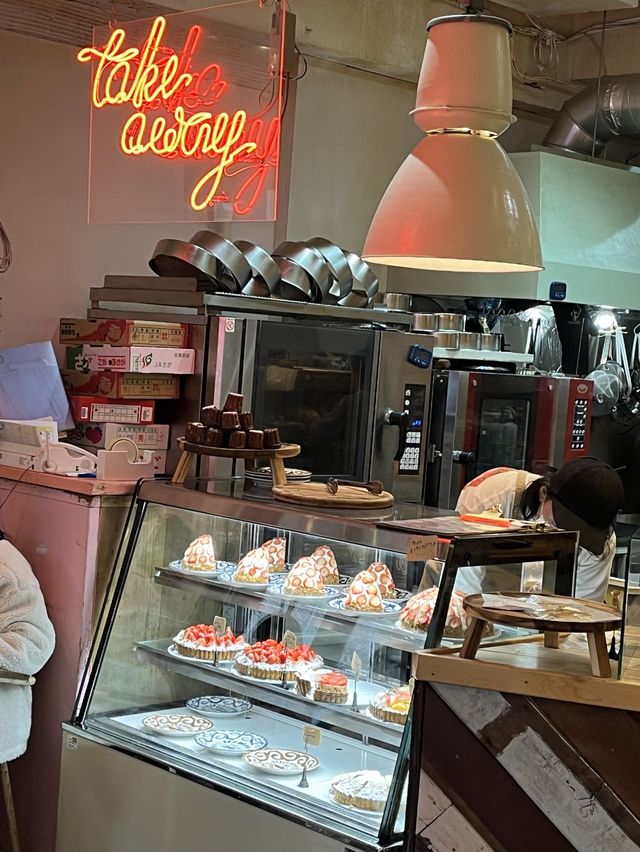 【福岡カフェ】天神の大人気フルーツタルト専門店🍓