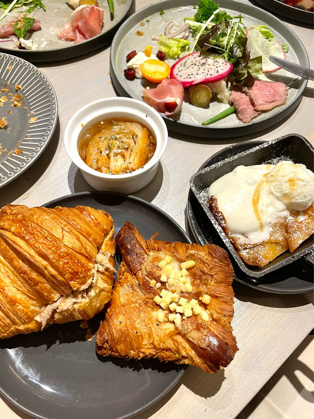 【大阪】約40種類のクロワッサンが食べ放題の人気店