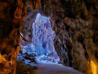 ณ  ถ้ำเขาหลวง