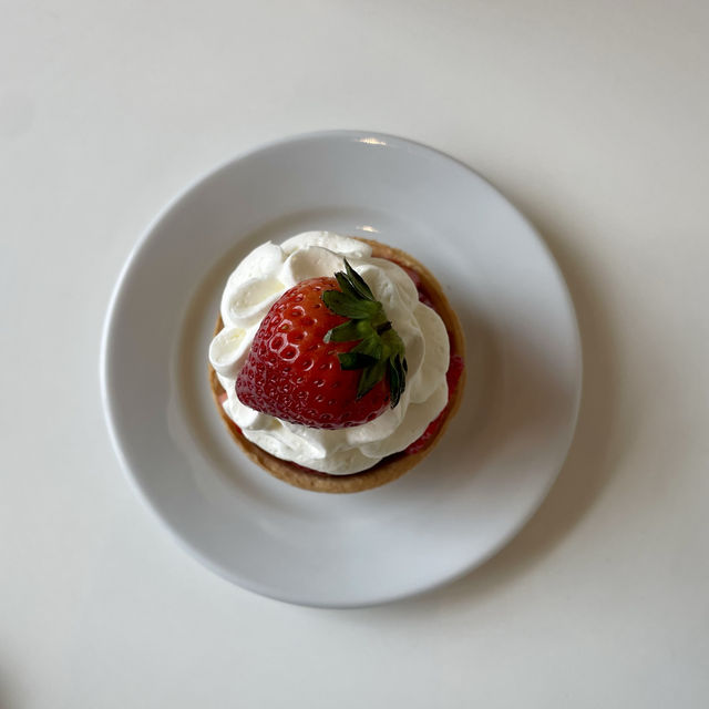 【福岡カフェ】可愛らしいいちごのフリルタルト