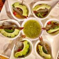 นั่งทานอาหารแบบฟินๆ ริมน้ำ สุดแสนโรแมนติก …