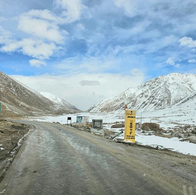 Chang La Pass