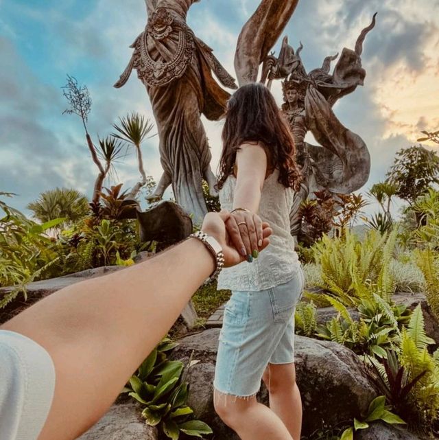 Ubud: Bali's Cultural Heartbeat 🌿🎨