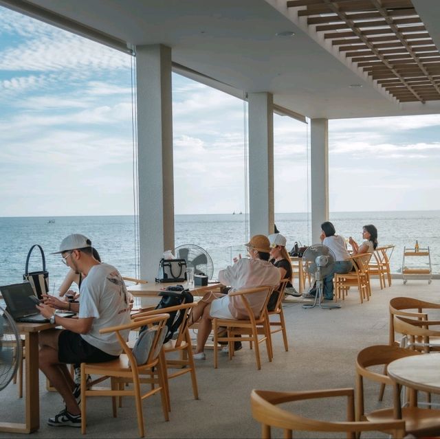 Palyn cafe & eatery Samaesarn