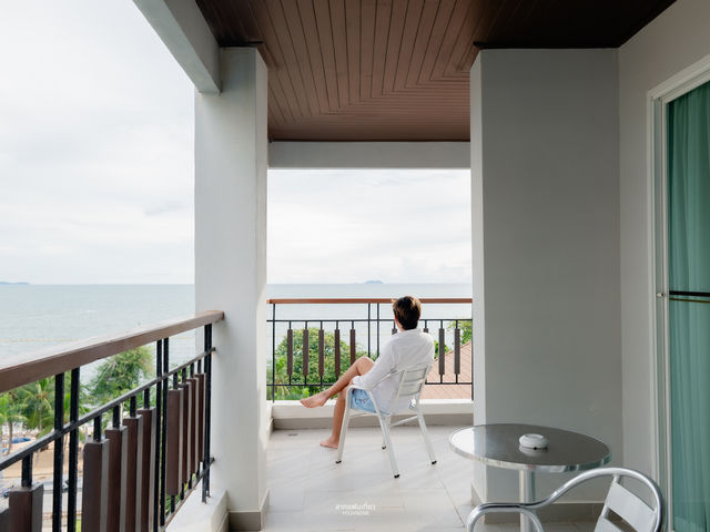 Welcome World Beachfront Resort 