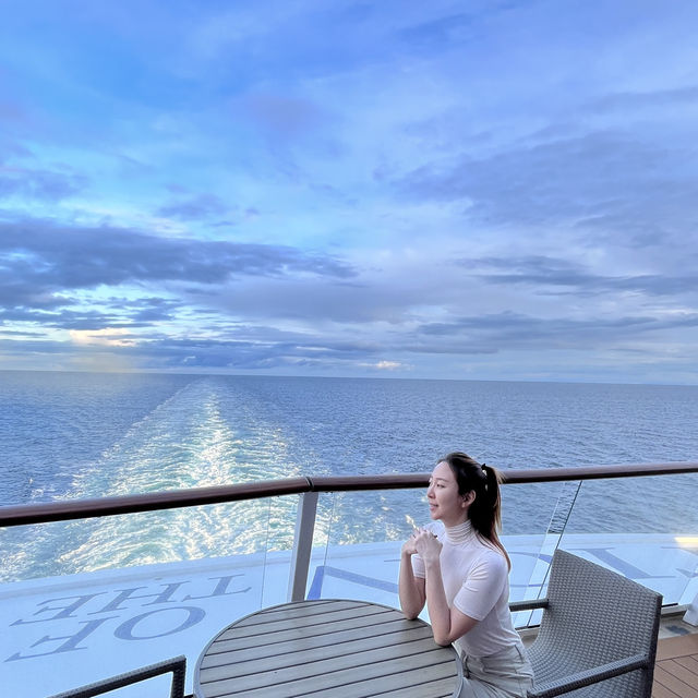 Cruise with Luxury Ovation of the Seas to Alaska 