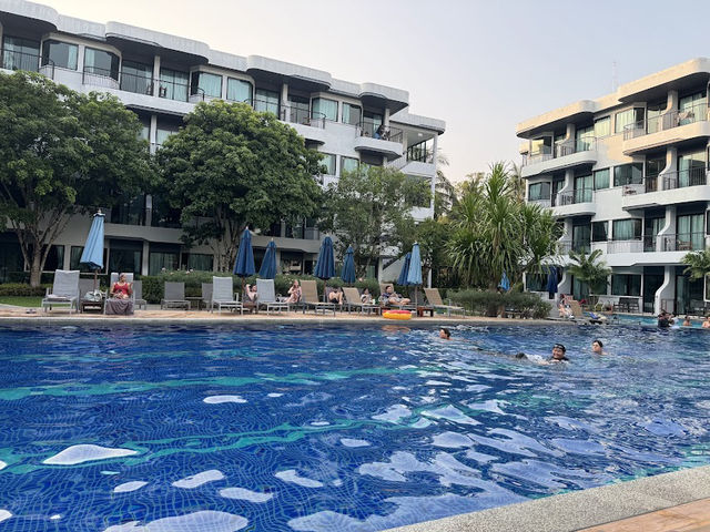 📍Holiday Ao Nang Beach Resort, Krabi