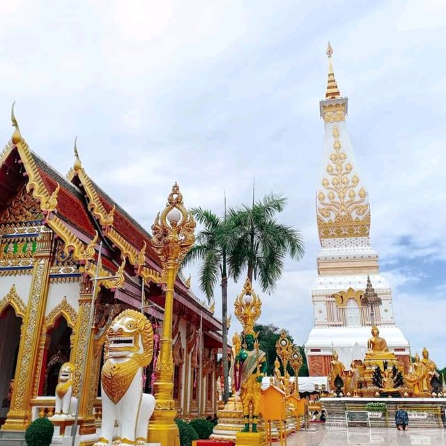 พระธาตุพนมฯ วัดดังนครพนม