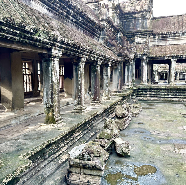 【カンボジア/シェムリアップ】世界遺産でありクメール文明の象徴の「アンコールワット」