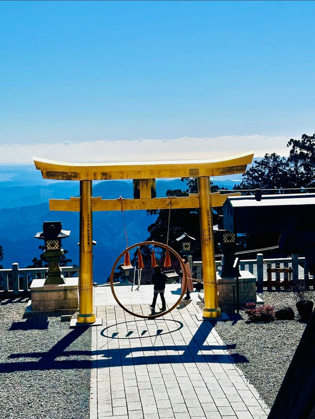 【一生に一度は行きたい】黄金に輝く鳥居と天空神社✨✨✨険しく狭い山道の攻略法も掲載