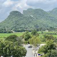 ชมความอลังการพระพุทธรูปองค์ใหญ่ ที่วัดถ้ำเสือ