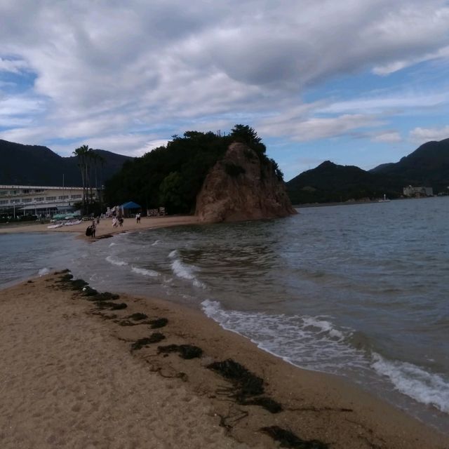 【香川】潮が織りなす幻想の道「小豆島エンジェルロード」