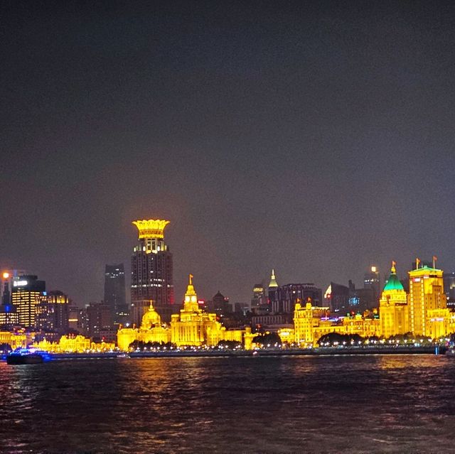 Hidden Night Views in Shanghai: A Peaceful Escape by the Pearl Tower
