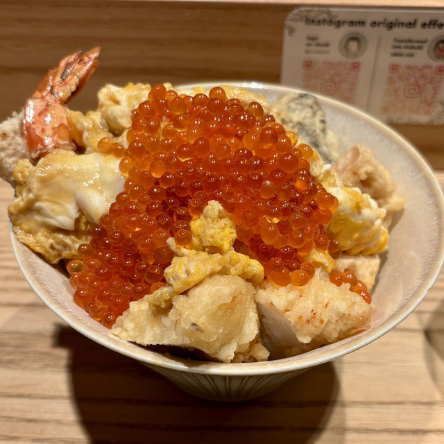 【京都・祇園】目の前で仕上げる海老天とじ丼「京都天ぷら 天のめし 祇園本店」