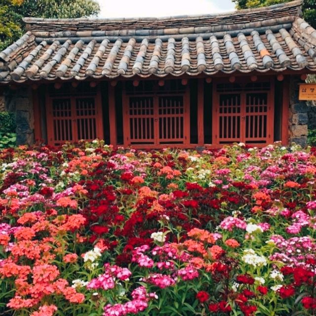 JEJU FOLK VILLAGE.