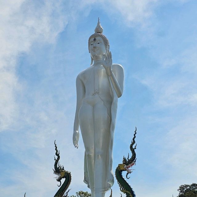 ไหว้พระ ทำบุญ ชมวิวเมืองศรีราชา 360° สวยงามมากๆ