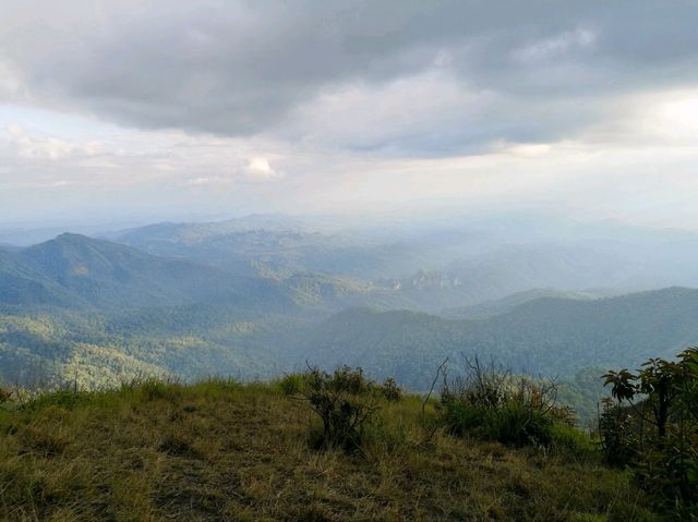 วิวภูเขา สันหนอกวัว กาญจนบุรี
