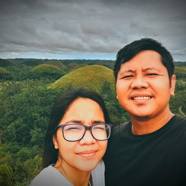 CHOCOLATE HILLS IN BOHOL, PHILIPPINES 