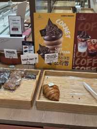 韓国/ソウル【新村】GODIVA bakery