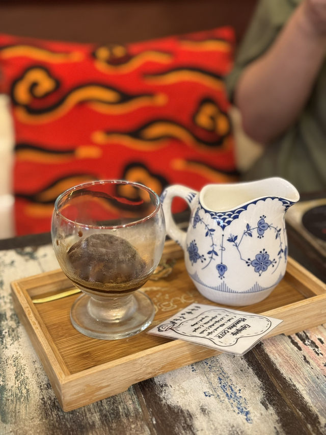 RETRO CHINESE VIBE CAFE IN SINGAPORE 