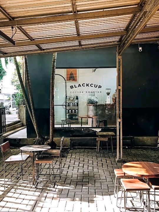 BLACK UP COFFEE